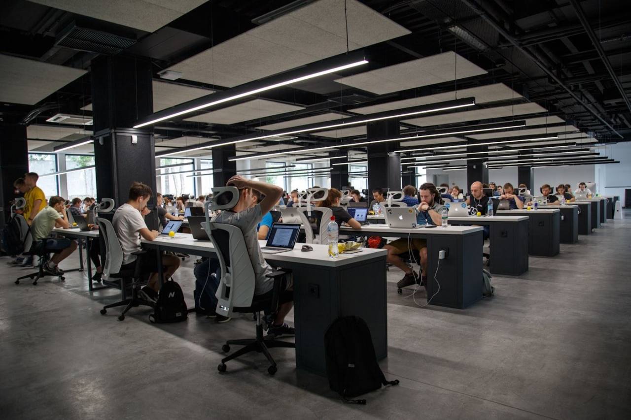Technology workplace representing organizations that rely on FTD disposition services